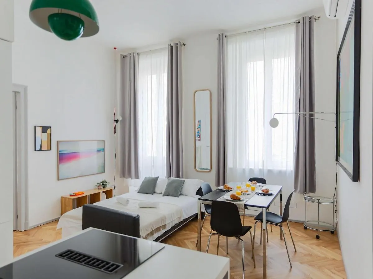 The Best Rent - Colorful Apartment Milan City Center