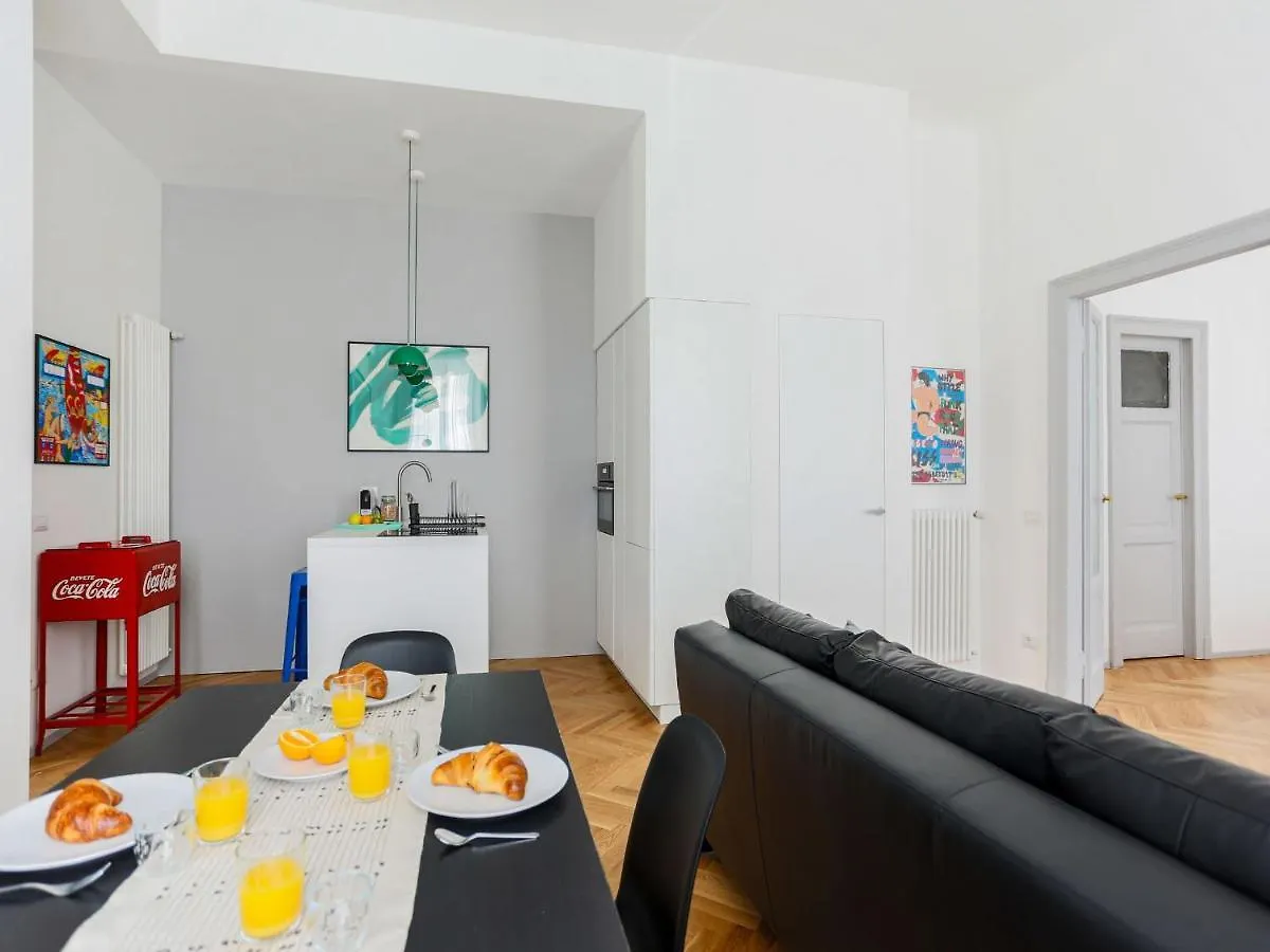 The Best Rent - Colorful Apartment Milan City Center